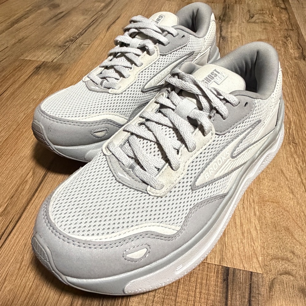 Brooks Ghost Max Womens Grey White Running Shoes 1204331B056 DNA LOFT Size 8.5